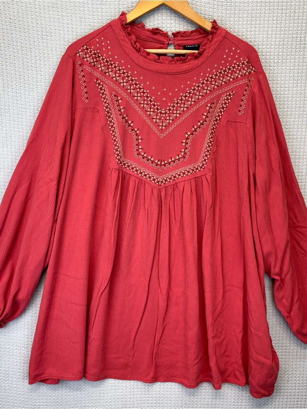 Torrid Coral Peasant Top Blouse Plus Sz 4 Cottagecore Tunic Needlepoint Print